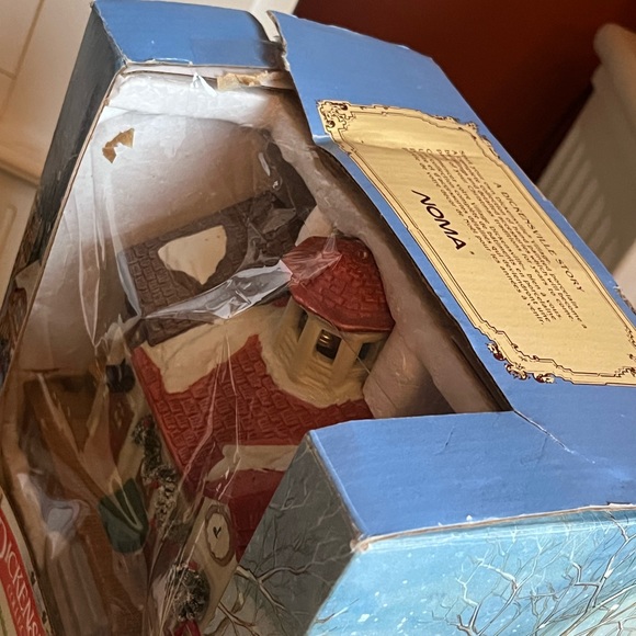 Vintage NOMA Dickensville Collectibles Lighted Christmas Village - Picture 6 of 6